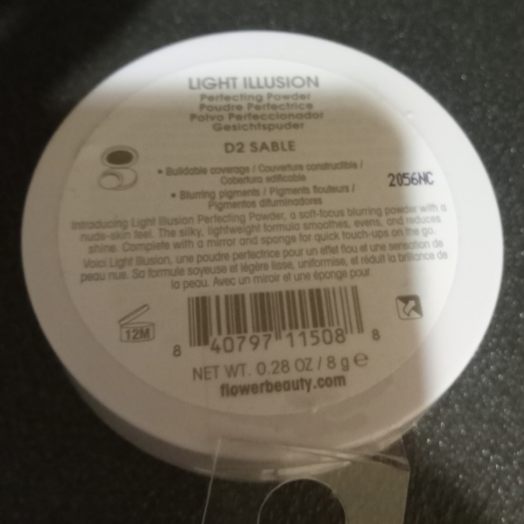 New Sealed FLOWER Light Illusion Perfecting Powder - Picture 3 of 3